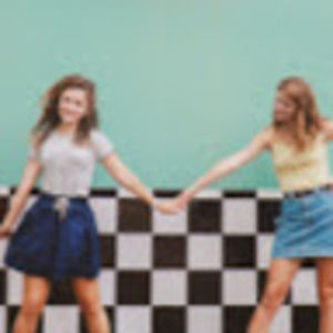 Meet your Posher, Mia